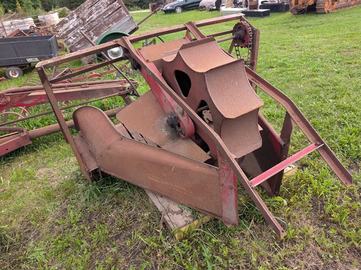 #4050-•-gehl-forage-harvester-image-4
