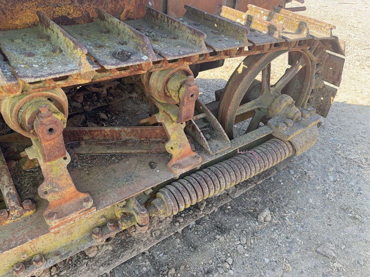 caterpillar-thirty-image-10