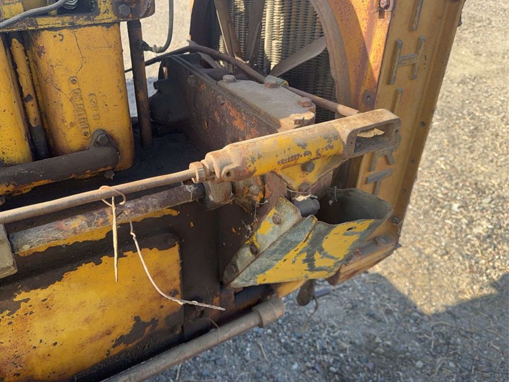caterpillar-thirty-image-22