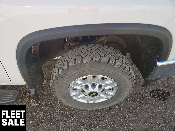 2022-chevrolet-silverado-2500hd-image-12