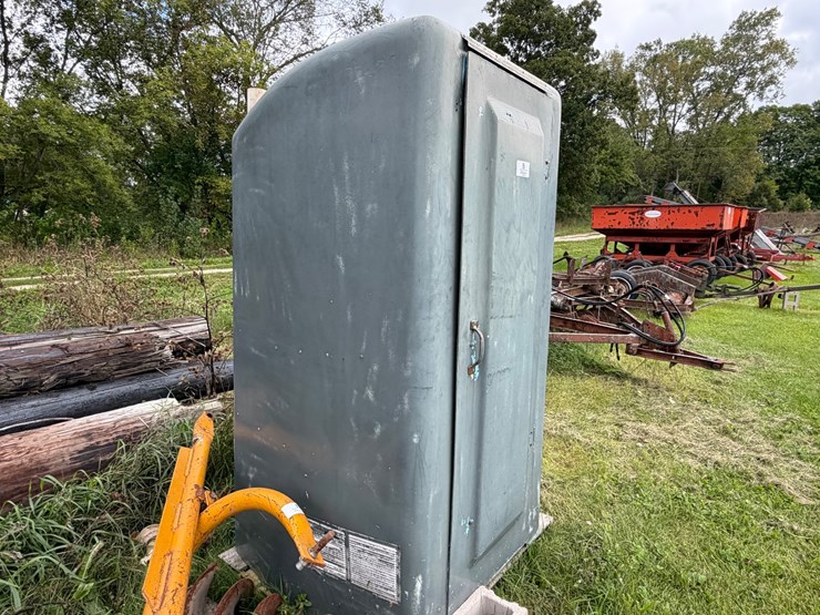 #4018-•-porta-potty-image-2