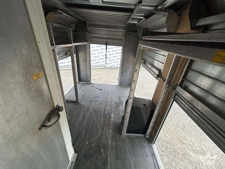 2015-chevrolet-express-4500-image-15