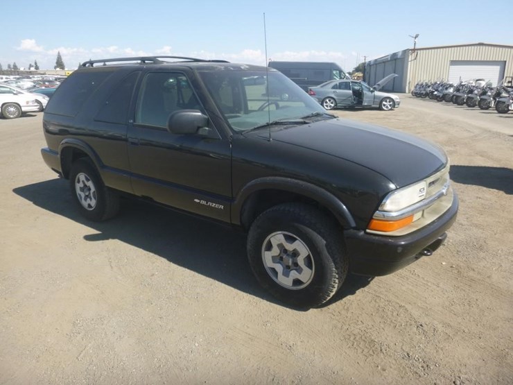 2002-chevrolet-blazer-image-2