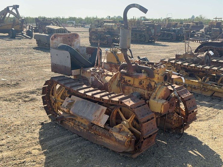 caterpillar-fifteen-image-4