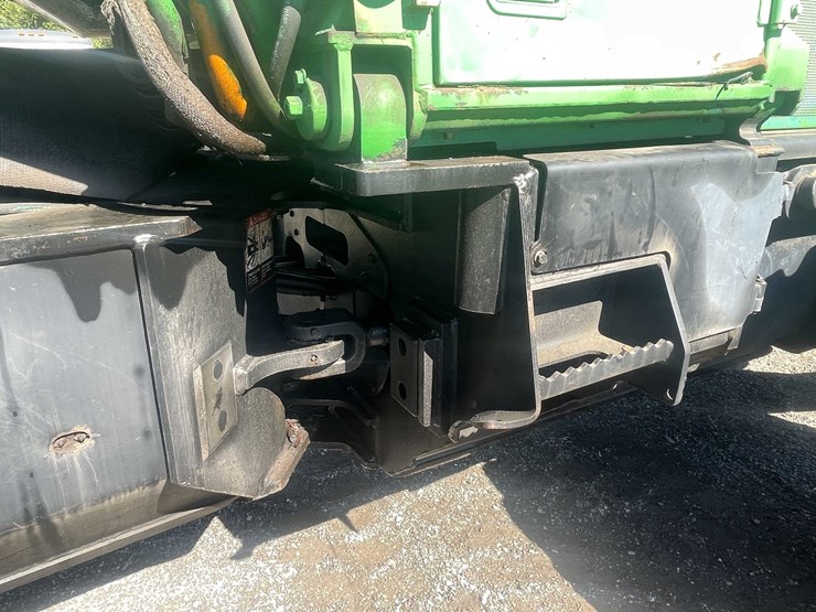 2000-john-deere-660-image-38