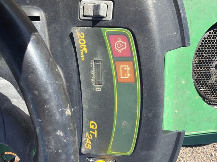 john-deere-245-image-10