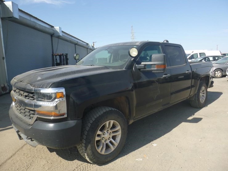 2017-chevrolet-1500-image-2