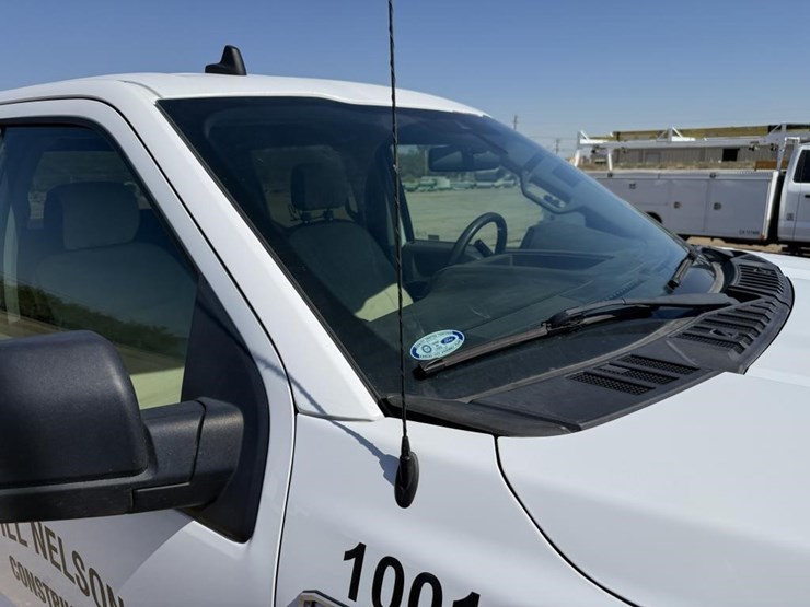 2020-ford-f150-image-28
