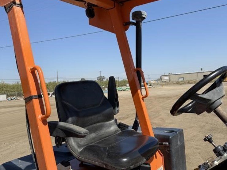 lay-mor-sm-300-3-wheel-broom-image-19