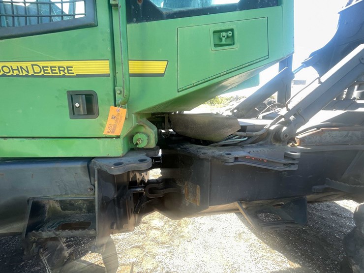 2000-john-deere-660-image-19