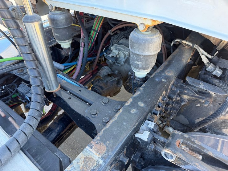 #1726-•-2019-western-star-day-cab-truck-tractor-image-39