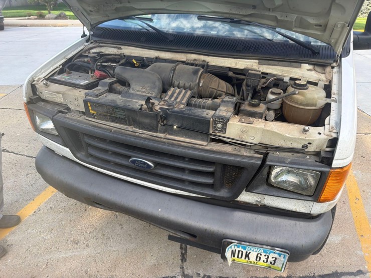 2006-ford-e250-image-49