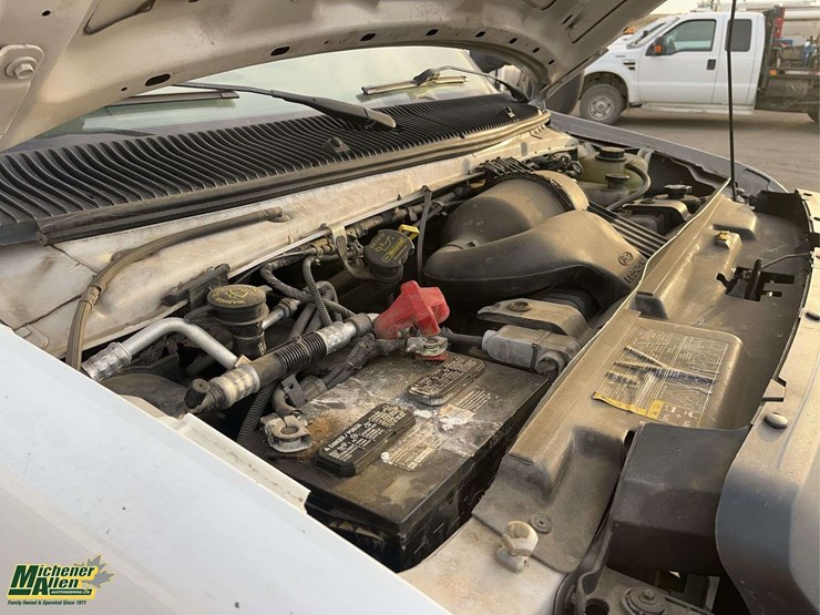 2014-ford-cargo-image-29