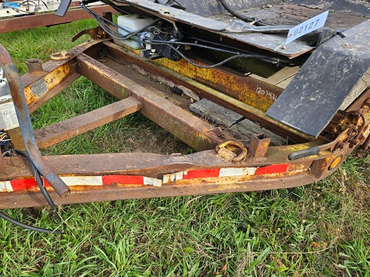 #2126-•-towmaster-tandem-axle-utility-tilt-trailer-image-12