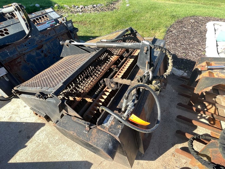 #1810-•-bobcat-60"-power-landscape-rake-attachment-image-9