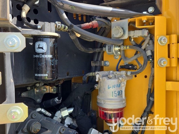 2020-deere-85g-image-45
