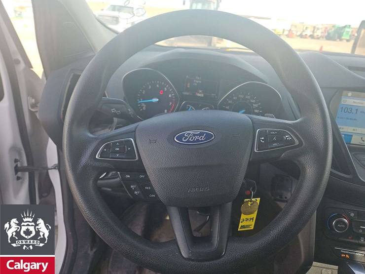 2017-ford-escape-se-image-17