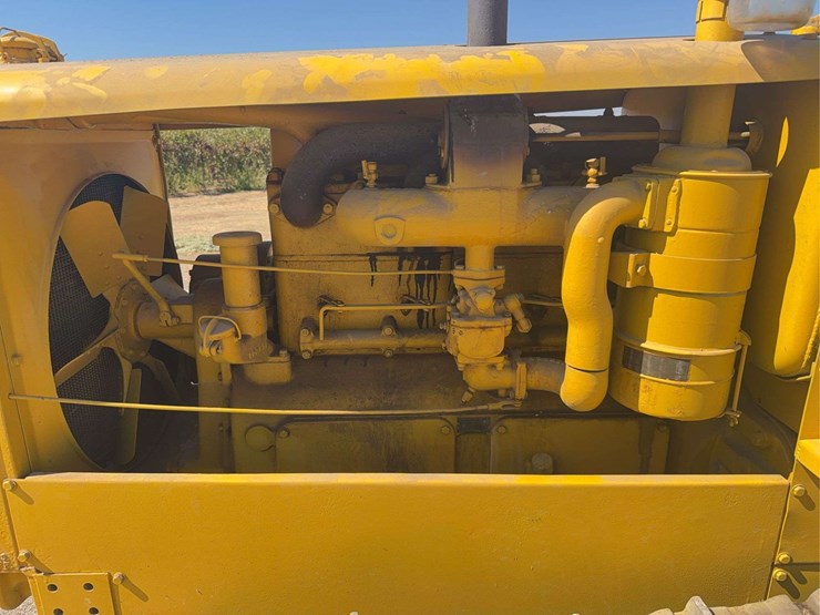 caterpillar-forty-image-21