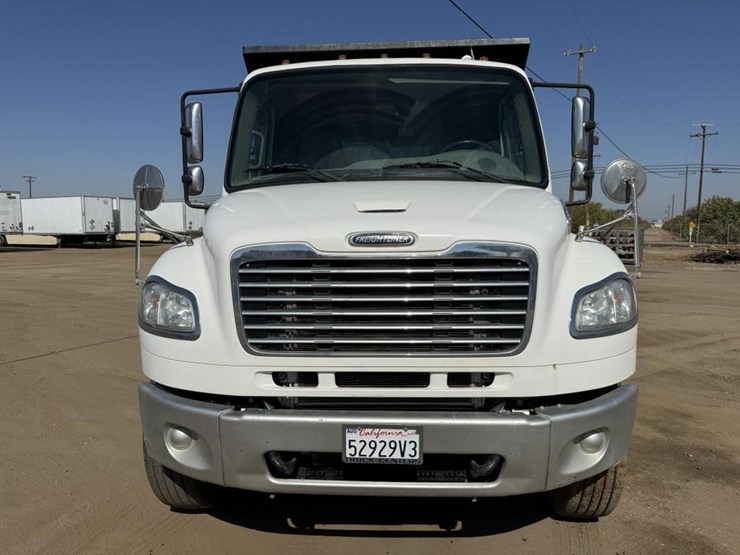2018-freightliner-m2-dump-truck-image-7