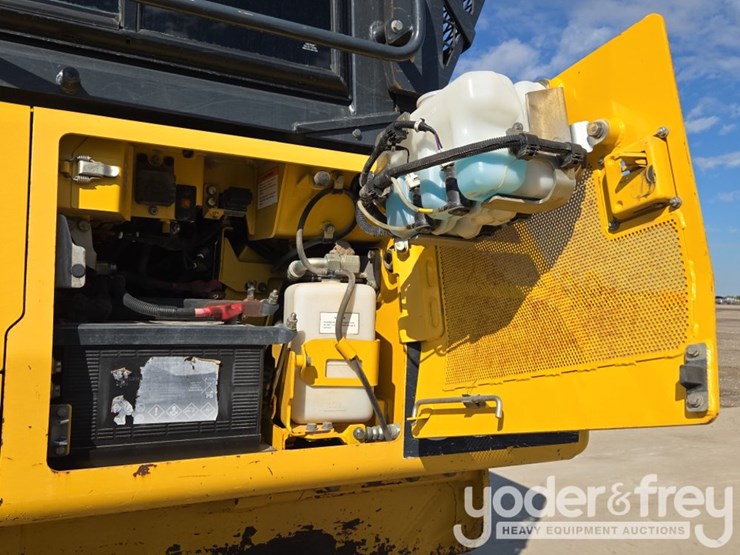 2020-komatsu-d39px-24-image-31