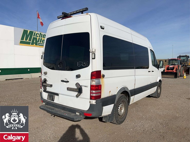2016-mercedes-benz-sprinter-3500-image-4