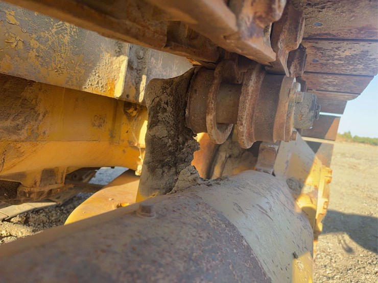 caterpillar-d4-image-13