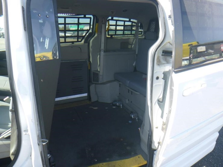 2015-dodge-grand-caravan-image-8