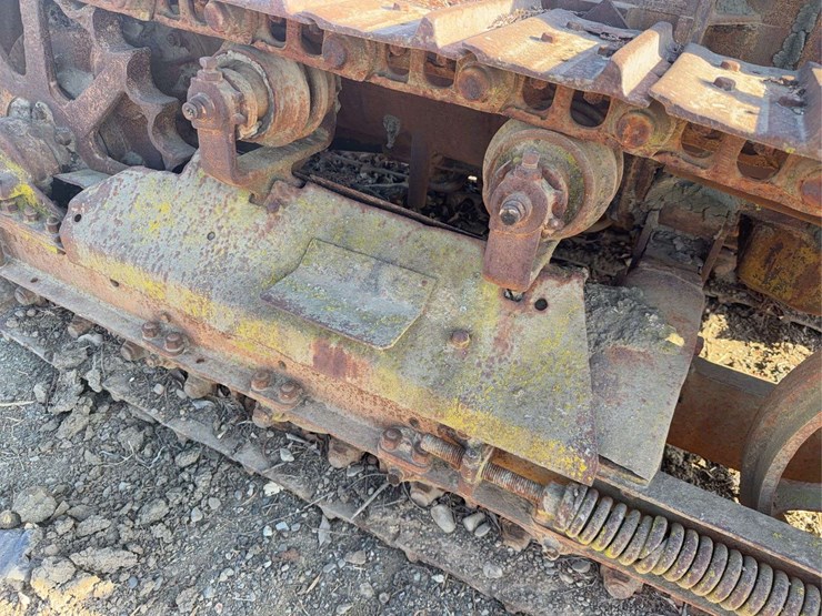 caterpillar-thirty-image-7