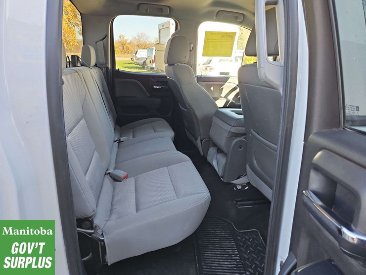 2015-chevrolet-silverado-1500-image-25