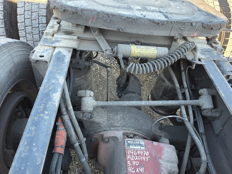 2016-freightliner-columbia-120-image-79