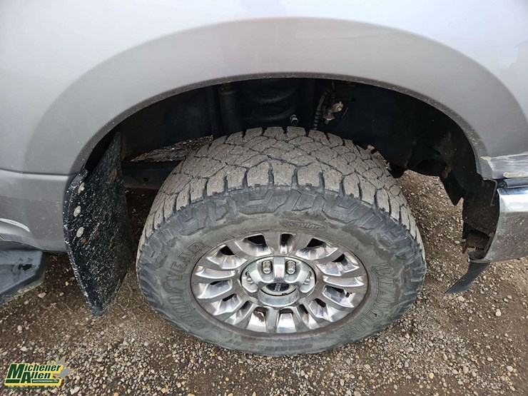 2022-ford-f250-image-14