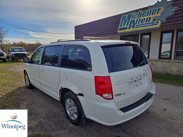 2013-dodge-grand-caravan-se-image-3