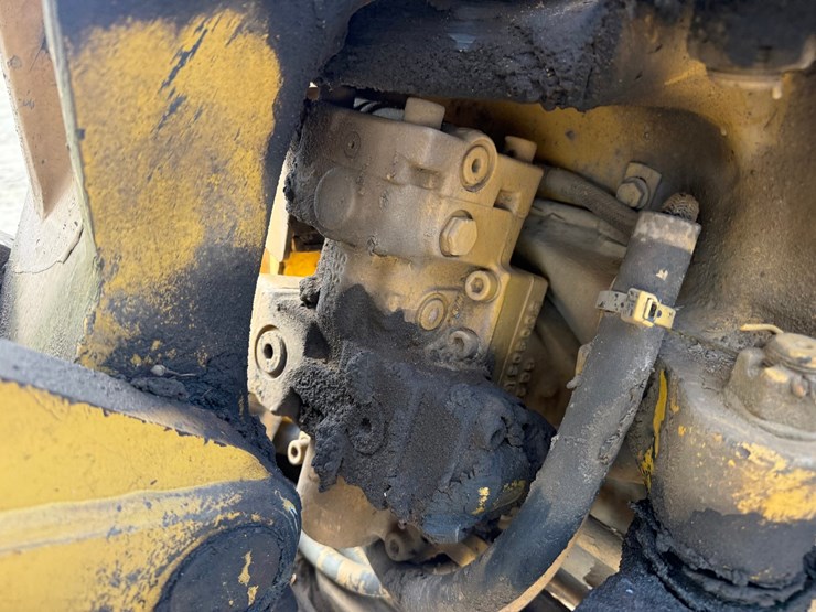 deere-672d-image-25