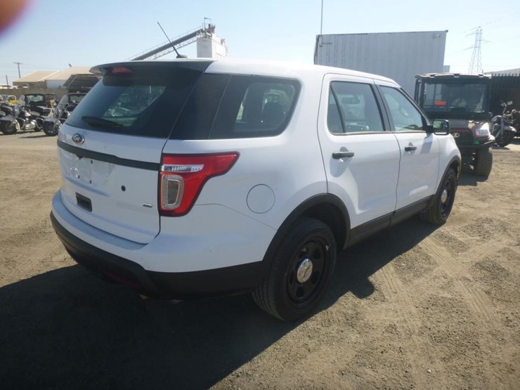 2015-ford-explorer-image-3