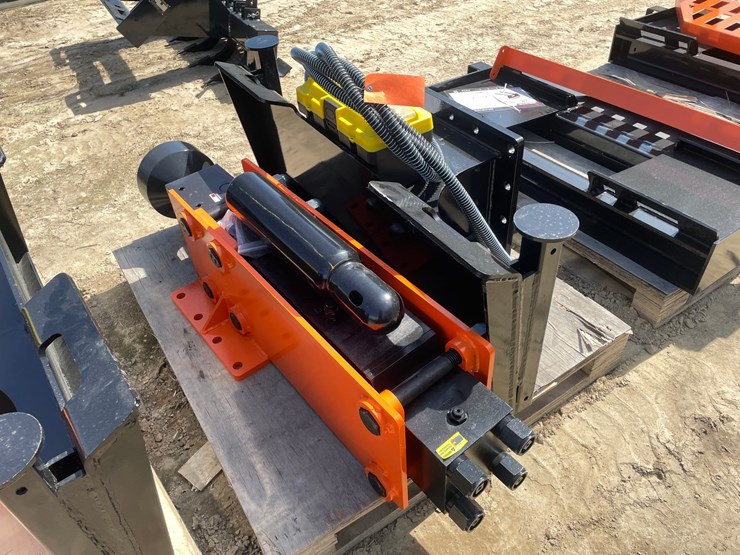 #2014-•-wolverine-skid-steer-post-driver-attachment-image-3