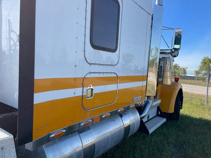 2001-kenworth-w900l-image-52