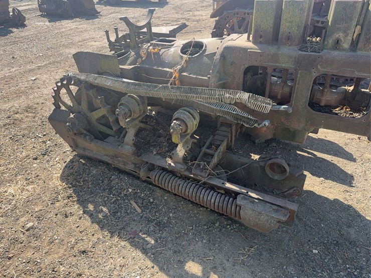 caterpillar-thirty-image-6