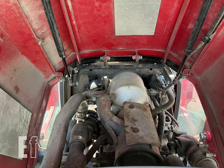 2023-mahindra-2660-hst-image-16