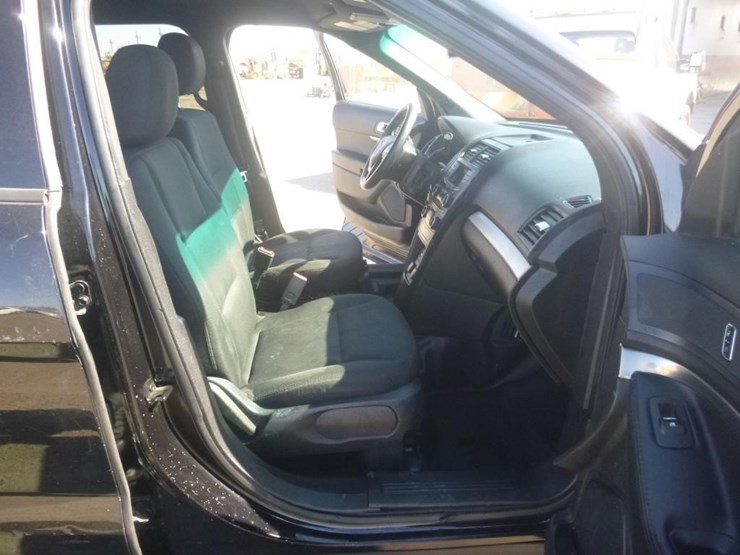 2016-ford-explorer-image-8