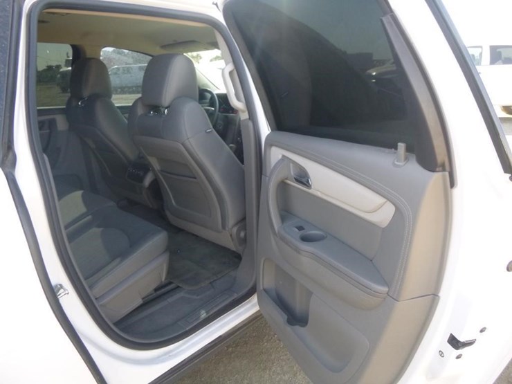 2017-chevrolet-traverse-image-18