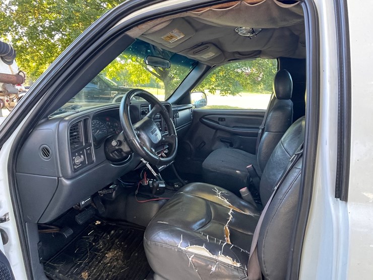 2002-chevrolet-2500-image-47