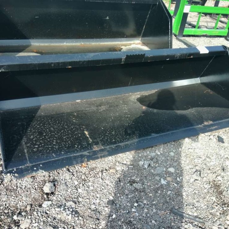 Swict 84" Quick Attach Bucket