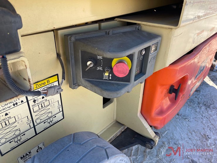 2015-jlg-2630es-image-17