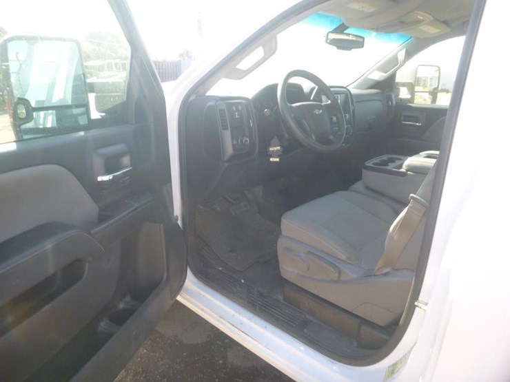 2015-chevrolet-2500-image-8
