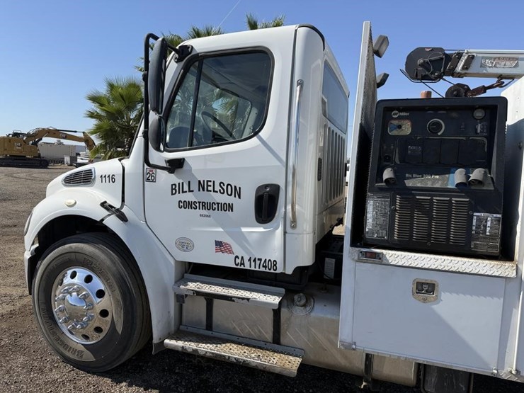 2016-freightliner-mechanics-truck-image-9