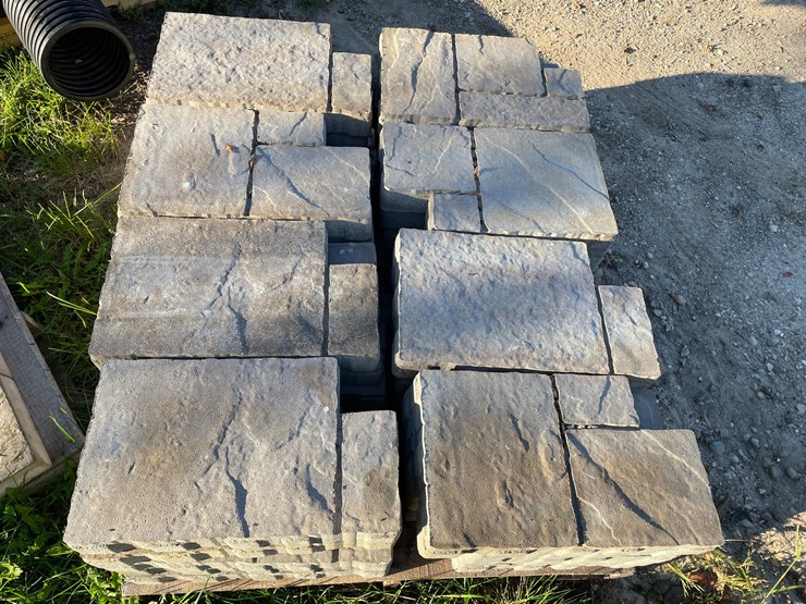 #3176-•-pallet-of-decorative-landscape-block-image-7