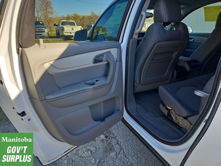 2016-chevrolet-traverse-image-23