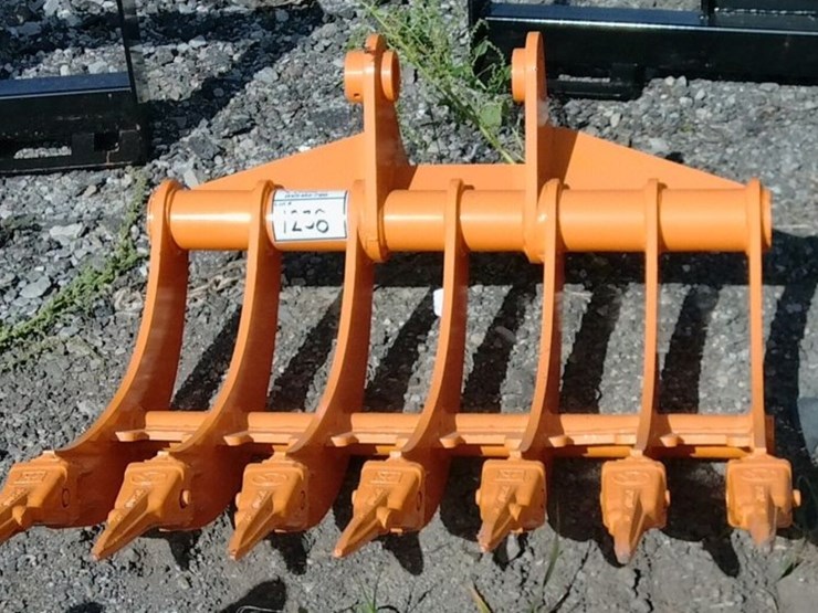 caterpillar-305-image-1