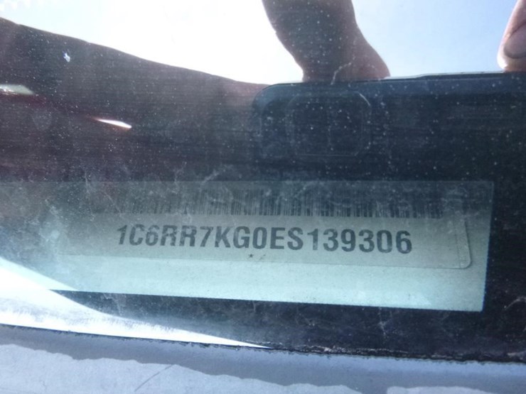 2014-dodge-1500-image-16