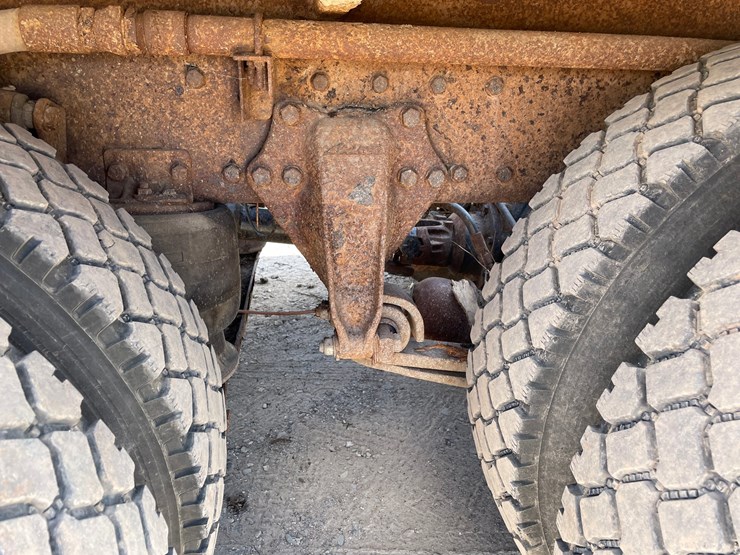2015-western-star-4900sb-image-28